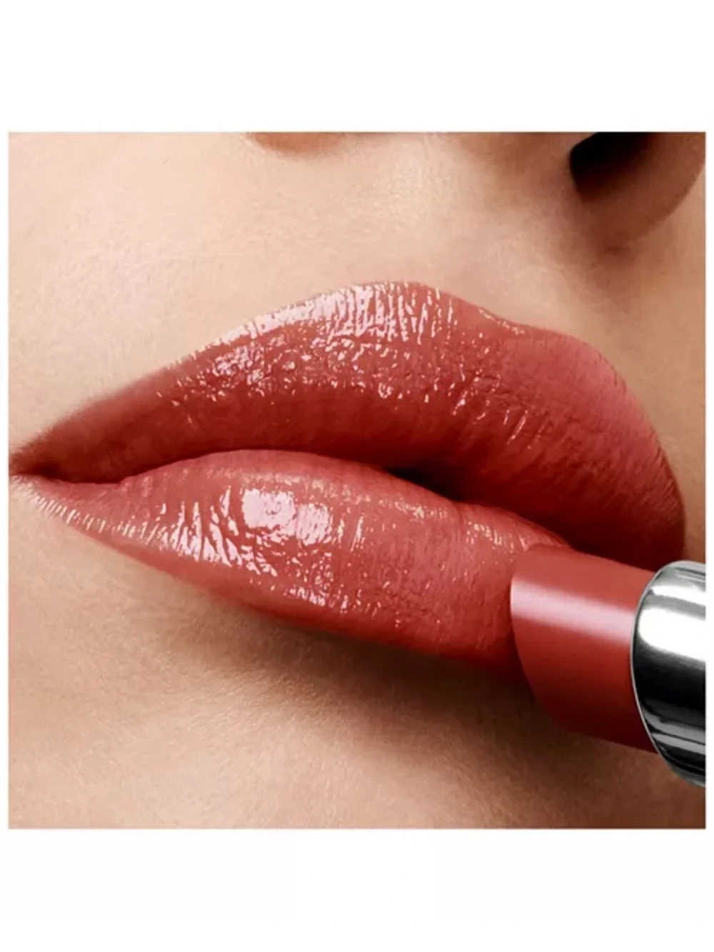 Tom Ford Soleil Lip Color 02 02 Rose d'Hiver is a deep terracotta. New Full Size